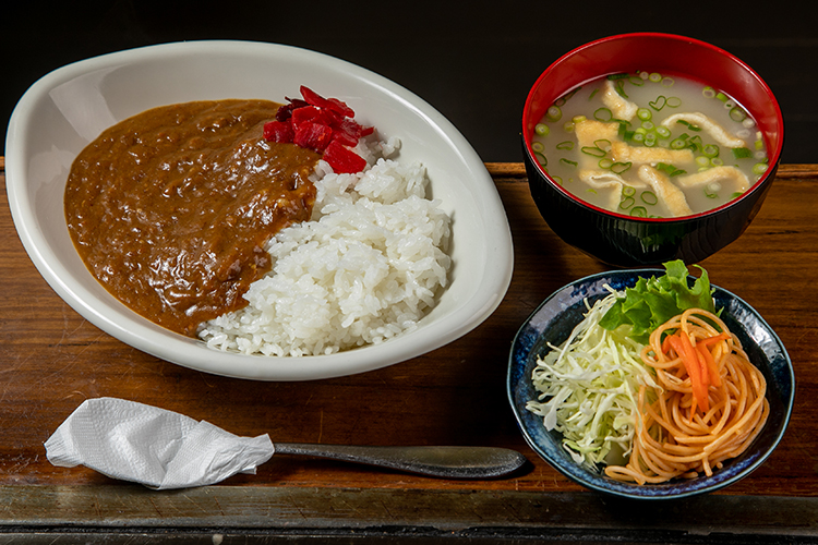 お昼のカレーランチ